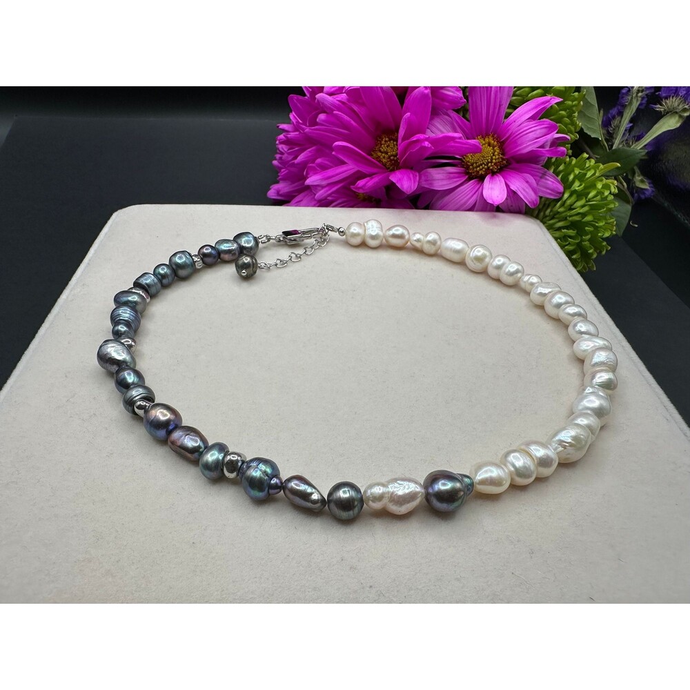 White and black mixed baroque pearl choker, lobster clasp, handpicked freshwater